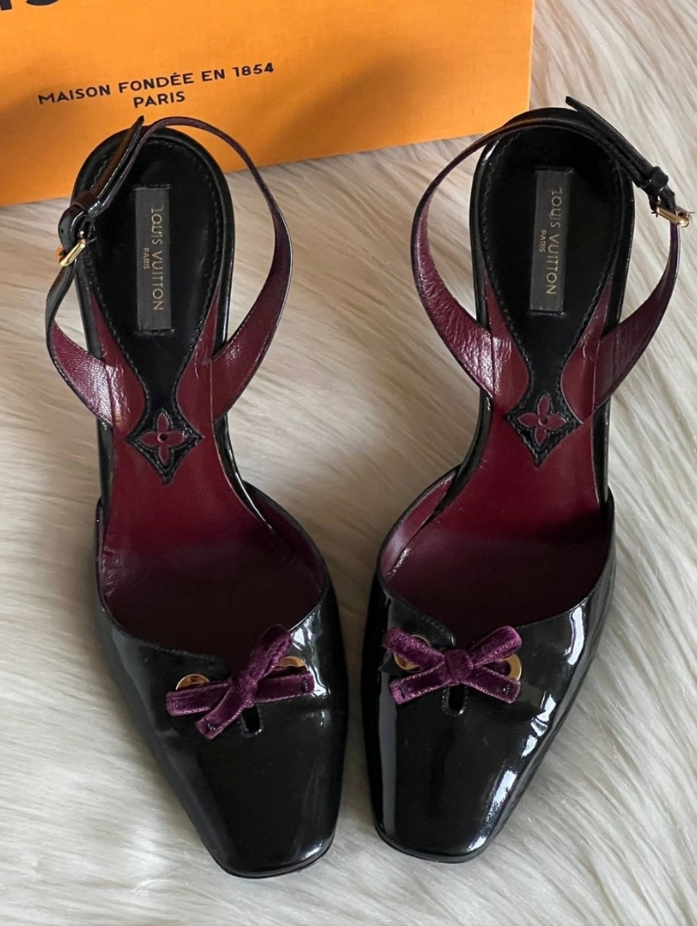 Louis Vuitton Black Patent Leather Slingback Pumps with Burgundy Accents